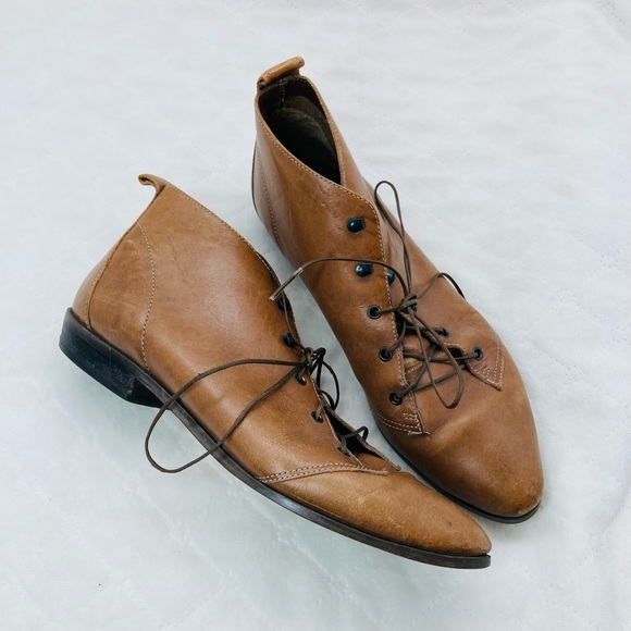Sabree Shoes - Vintage Sabree Lace Up Leather Booties